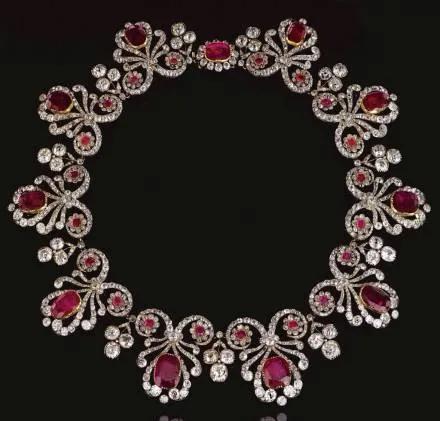 探秘皇室珠宝 历史背后的不为人知的秘密故事